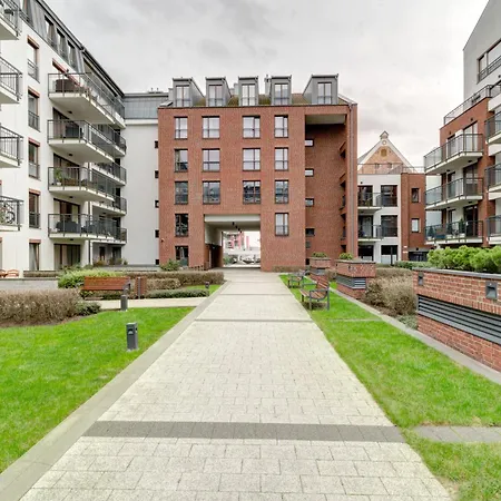Old Town Szafarnia & By Renters Apartment