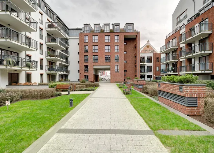 Old Town Szafarnia & By Renters Apartament